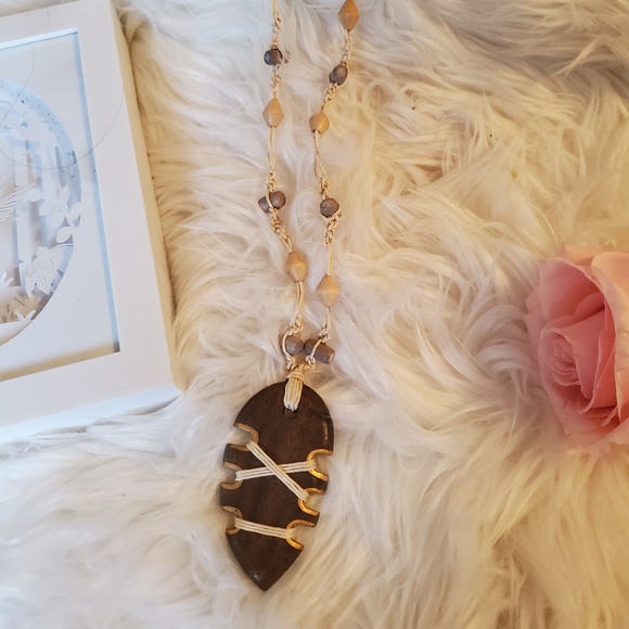 Beautiful Long Necklaces Bundle (Both Necklaces in the pictures included) - Picture 5 of 5